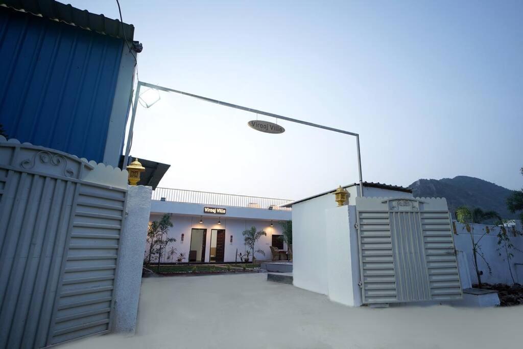 Viraaj Villa Udaipur Extérieur photo